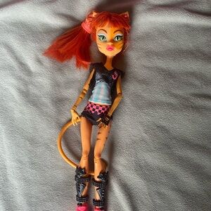 Monster high doll- Toralei Strip